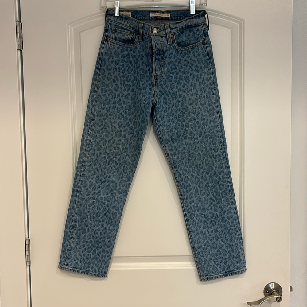 Levi’s Wedgie Straight Leopard Print